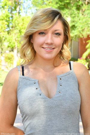 Busty Rachelle FTV shows off her juicy body photo 6