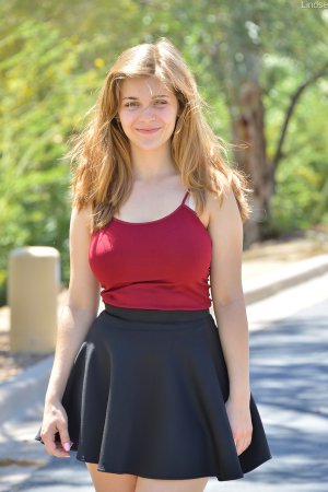 Lindsey FTV shows bold nudity on the open road photo 2